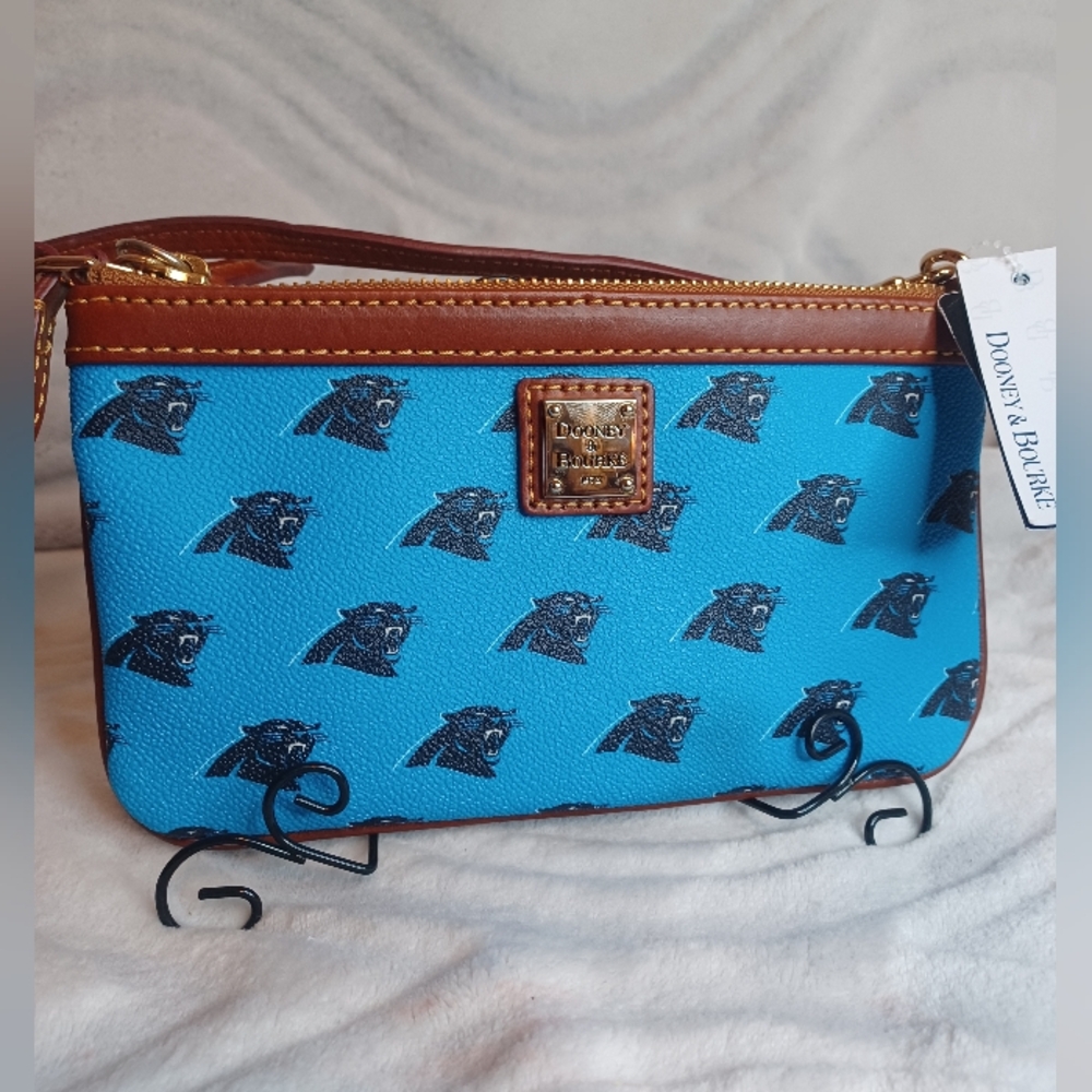 Dooney & Bourke NWT NFL Carolina Panthers Wristlet....NWT 7x4x1 - Picture 1 of 5